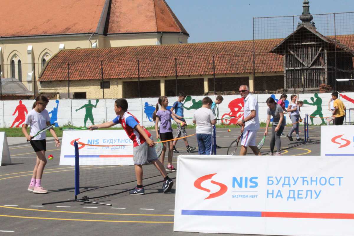 NIS otvorena škola tenisa u Novom Bečeju